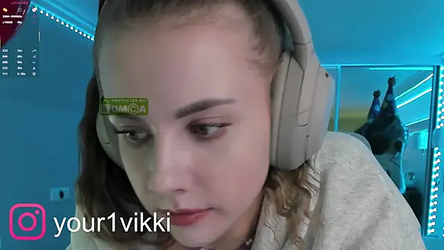 Snapshot of Vikki_Cheese chatting on 02/13/25, 01:37 Vikki Cheese online show from 02/13/25, 01:37