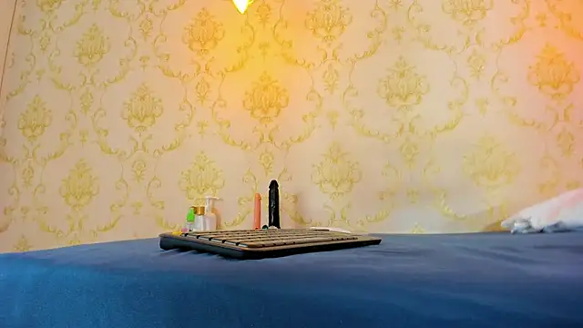 BRITANY WELLS  online show from 11/18/25, 12:42