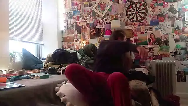 DownstairsSky online show from 01/31/25, 01:02