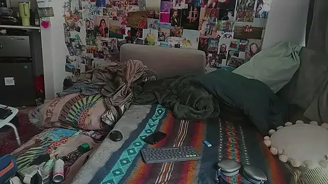 DownstairsSky online show from 02/02/25, 02:56