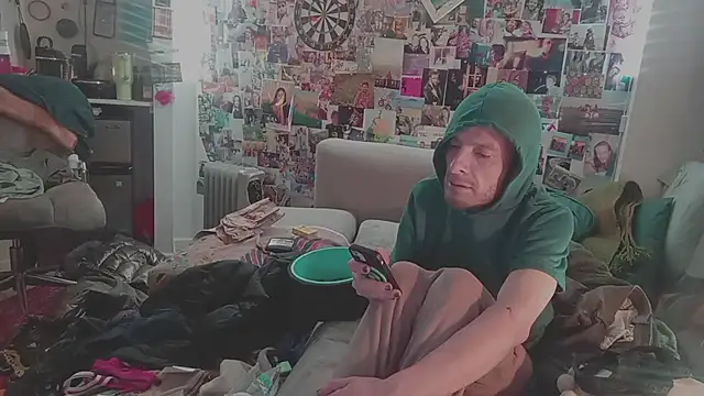 DownstairsSky online show from 02/04/25, 02:49