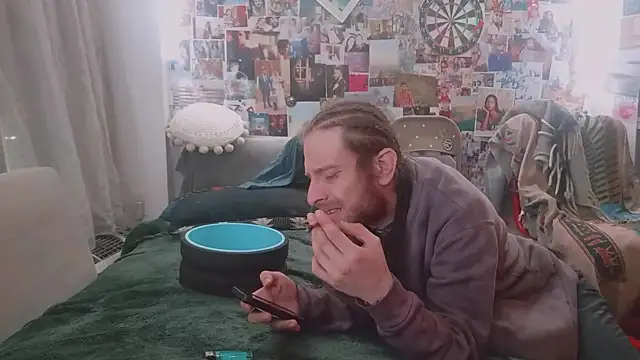 DownstairsSky online show from 03/18/25, 01:21