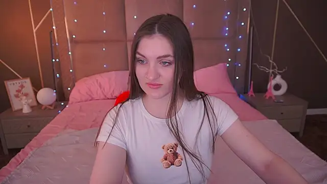 EmmyCharmm online show from 03/18/26, 06:49