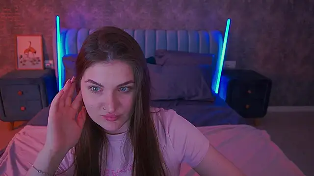 EmmyCharmm online show from 04/09/26, 06:19