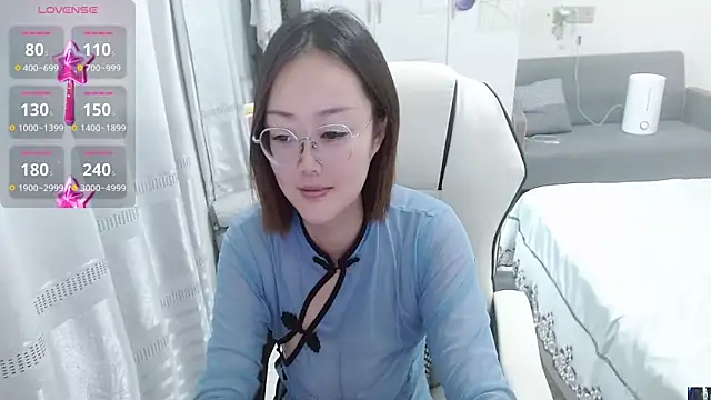 -orange  online show from 09/24/25, 07:33