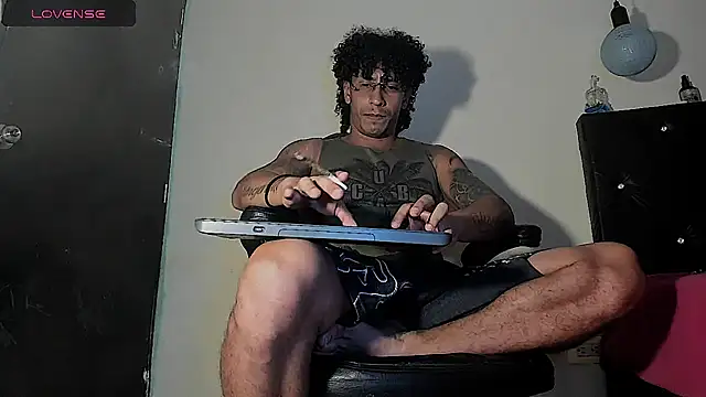 FuckHardlove online show from 11/25/25, 02:00