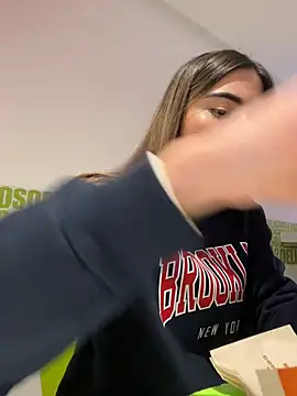 Ameellie online show from 03/13/25, 09:26