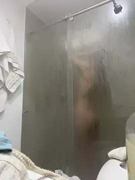 Ameellie online show from 10/15/25, 03:12