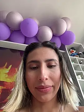 Ameellie online show from 11/12/25, 04:07