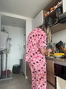 Ameellie online show from 03/25/26, 01:50