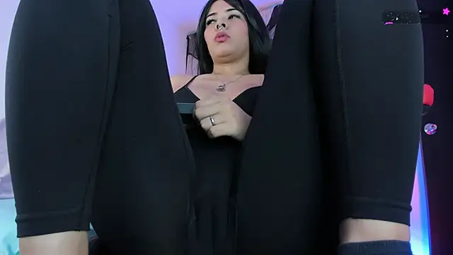 Mia depp online show from 02/24/25, 10:58