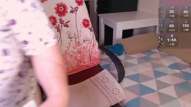 Snapshot of Marina_Yourangel chatting on 01/12/25, 04:40 Marina Yourangel online show from 01/12/25, 04:40