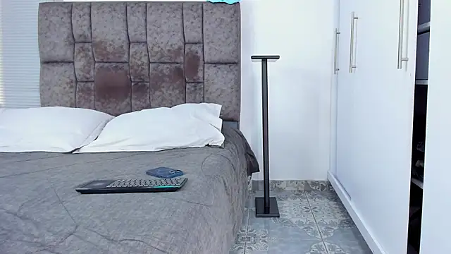 Zack Froone online show from 10/11/25, 04:27