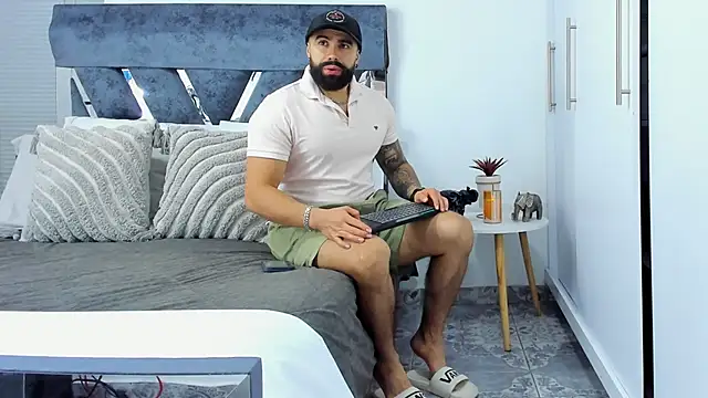 Zack Froone online show from 12/04/25, 02:48