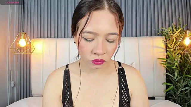 SaraRiley online show from 11/27/25, 10:56