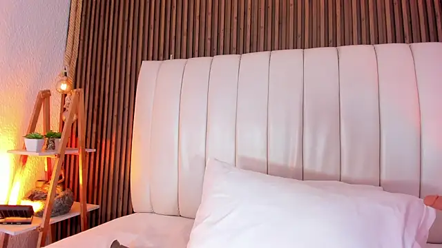 SaraRiley online show from 02/24/26, 11:03