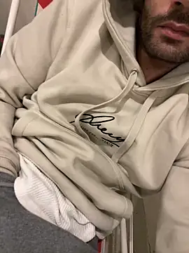 Snapshot of athenphysics chatting on 01/10/25, 08:37 athenphysics online show from 01/10/25, 08:37