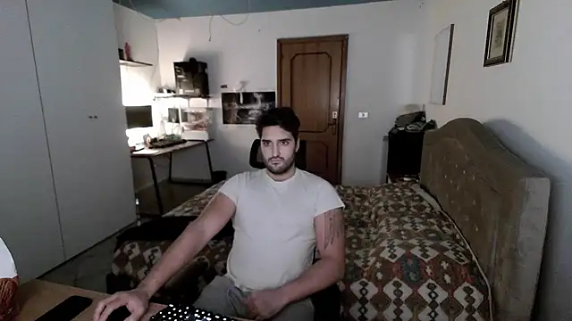 Snapshot of Alexox02 chatting on 12/12/24, 07:48 Alexox02 online show from 12/12/24, 07:48