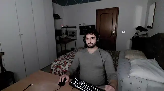 Snapshot of Alexox02 chatting on 01/02/25, 07:07 Alexox02 online show from 01/02/25, 07:07