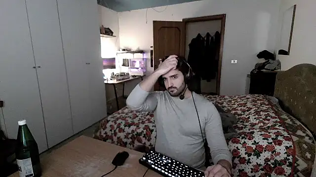 Snapshot of Alexox02 chatting on 01/04/25, 05:47 Alexox02 online show from 01/04/25, 05:47