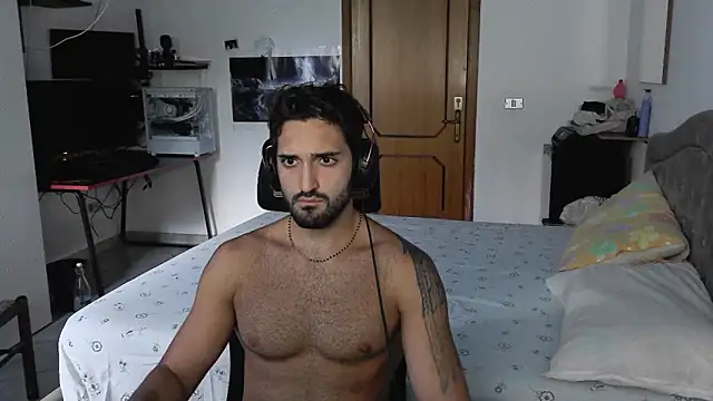 Snapshot of Alexox02 chatting on 09/30/25, 04:12 Alexox02 online show from 09/30/25, 04:12