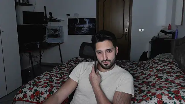 Snapshot of Alexox02 chatting on 10/17/25, 05:15 Alexox02 online show from 10/17/25, 05:15