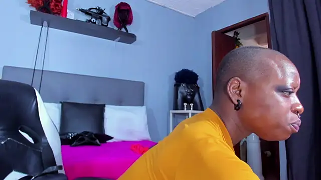 Coco Kiss online show from 04/15/26, 07:21