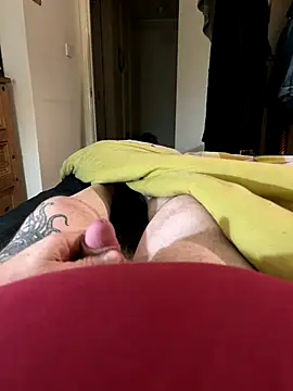 Snapshot of chatting on 11/19/25, 09:26 online show from 11/19/25, 09:26