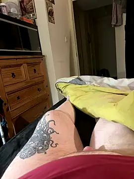 Snapshot of chatting on 11/26/25, 10:00 online show from 11/26/25, 10:00