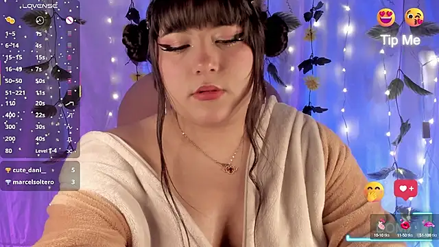 Snapshot of limoncito_blossom chatting on 10/10/25, 09:41 limoncito blossom online show from 10/10/25, 09:41