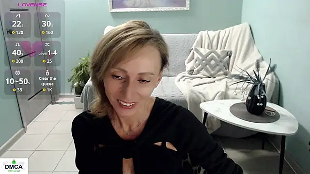 Snapshot of HornyMilf_777 chatting on 06/16/26, 06:16 HornyMilf 777 online show from 06/16/26, 06:16