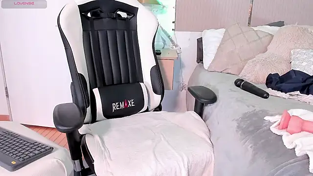 Jadeh Williams02 online show from 03/14/25, 01:16