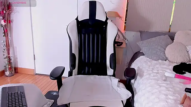 Jadeh Williams02 online show from 11/09/25, 07:34