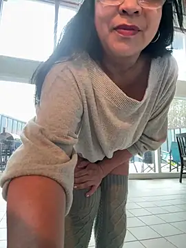 Snapshot of Jadeh_Williams02 chatting on 02/18/26, 01:18 Jadeh Williams02 online show from 02/18/26, 01:18