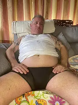 Snapshot of Russirayu chatting on 03/06/25, 03:56 Russirayu online show from 03/06/25, 03:56