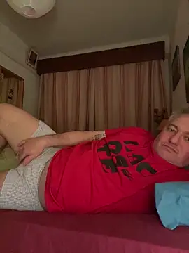 Snapshot of Russirayu chatting on 03/21/25, 10:39 Russirayu online show from 03/21/25, 10:39