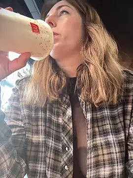 MommmyYummy online show from 03/13/25, 09:10