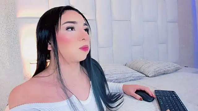 andrea alvarz online show from 12/14/25, 04:51