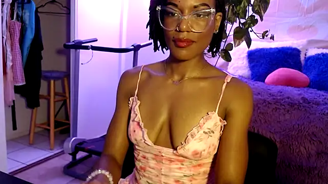 Snapshot of CocoSage chatting on 11/14/25, 09:35 CocoSage online show from 11/14/25, 09:35