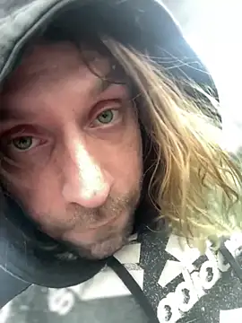 4kUsh2Fashion0 online show from 12/24/24, 12:00