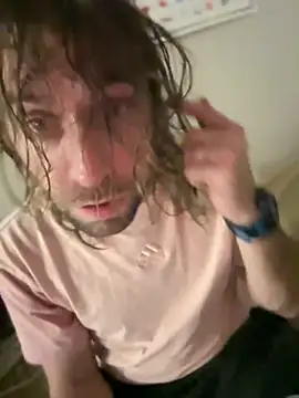 4kUsh2Fashion0 online show from 12/24/24, 07:49