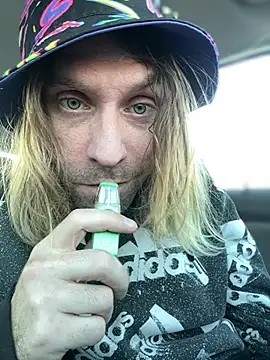 4kUsh2Fashion0 online show from 01/16/25, 02:19