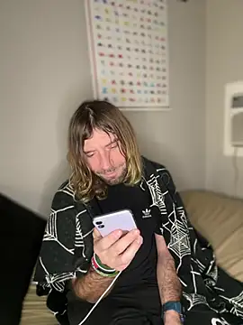 4kUsh2Fashion0 online show from 01/21/25, 03:26