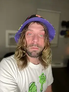 4kUsh2Fashion0 online show from 01/24/25, 04:27