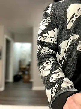 4kUsh2Fashion0 online show from 11/05/25, 01:44