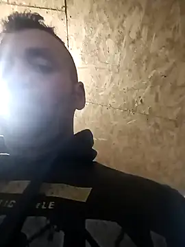 Snapshot of florin421 chatting on 12/23/24, 08:22 florin421 online show from 12/23/24, 08:22