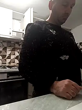 Snapshot of florin421 chatting on 02/24/26, 08:23 florin421 online show from 02/24/26, 08:23