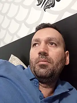 Snapshot of florin421 chatting on 03/03/26, 10:10 florin421 online show from 03/03/26, 10:10