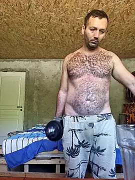 Snapshot of florin421 chatting on 05/31/26, 02:24 florin421 online show from 05/31/26, 02:24