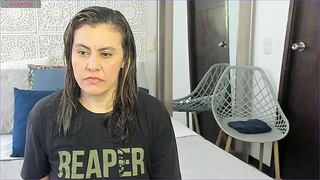 V monse online show from 02/16/25, 02:00